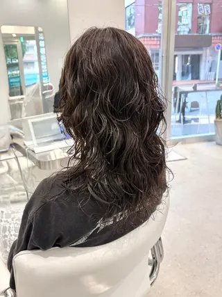 セミロング パーマ すぎもと さき⚡️ 朝ラク･*パーマのヘアスタイル