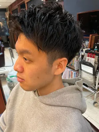 ショート こすげひろと カラー講師のヘアスタイル