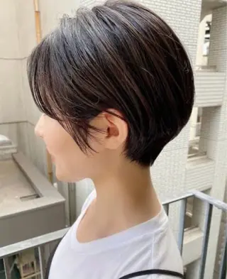 ショート 新宅 藍のヘアスタイル