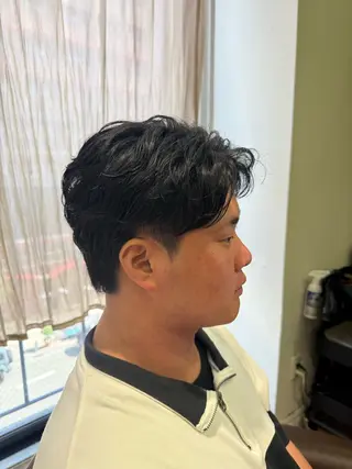 ショート パーマ メンズ 溝口 槙里也のヘアスタイル