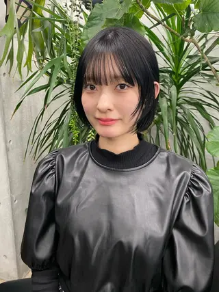 ミディアム カラー 似合わせカット レイヤーボブウルフのヘアスタイル