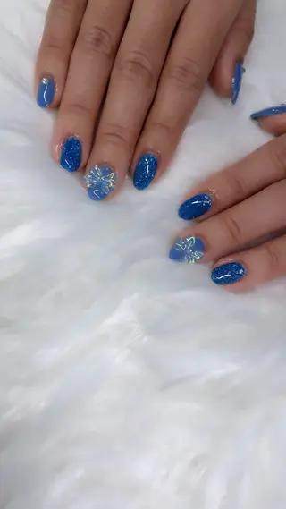ネイル 鈴木 愛理のネイルデザイン