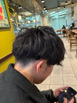メンズ ブリーチカラー🦖 岡部木乃夏のヘアスタイル
