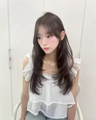 カラー 冬の透明感🩶レイヤ ー🩶上野BABYのヘアスタイル