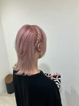 ミディアム カラー Re:st所属・Miyavi/カラー ショートボブのヘアスタイル