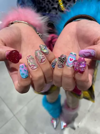 ネイル Shiori・:* 💫のネイルデザイン