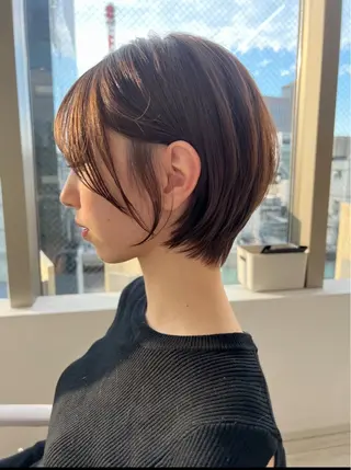 ショート レイヤーカット/ 顔まわり/アオイのヘアスタイル