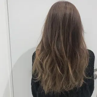 ロング カラー AGU akariのヘアスタイル