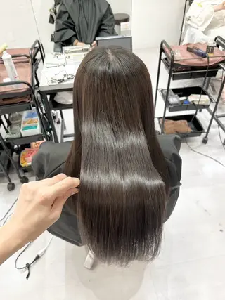 ミディアム 髪質改善縮毛矯正 指名No.1👑のヘアスタイル
