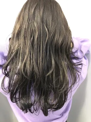 ロング カラー 岡田 拓也のヘアスタイル