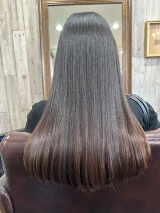 ロング 庭山 理沙のヘアスタイル