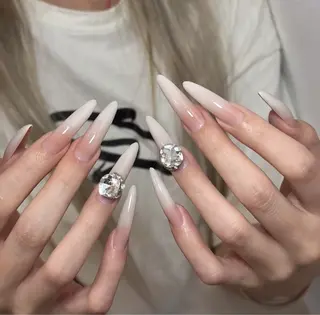 ネイル F+nail所属・F +nailのネイルデザイン