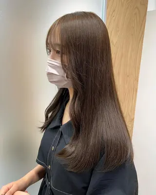 セミロング カラー Oasisgarden所属・レイヤー/ブリーチ MOMOのヘアスタイル