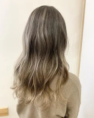 セミロング ハルカ/透け感カラー /顔周りレイヤーのヘアスタイル