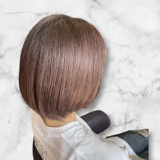 ショート セルバ所属・HIRORO ブリーチ/ハイトーンのヘアスタイル