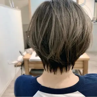 ショート カラー 前田 健太のヘアスタイル