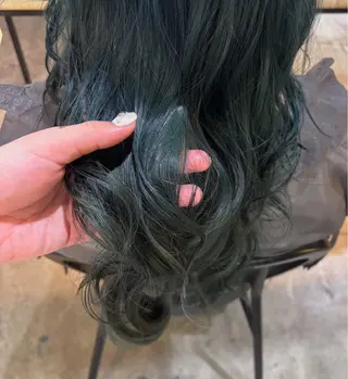 ロング カラー シンドウ チサのヘアスタイル