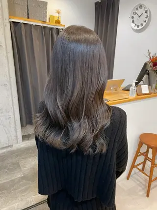 ロング カラー 里田 実奈美のヘアスタイル