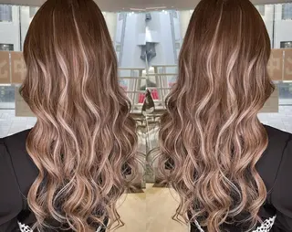 ロング GENDER hairのヘアスタイル