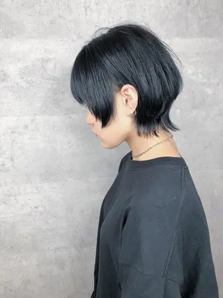 ショート カラー _WHITE 天王寺のヘアスタイル