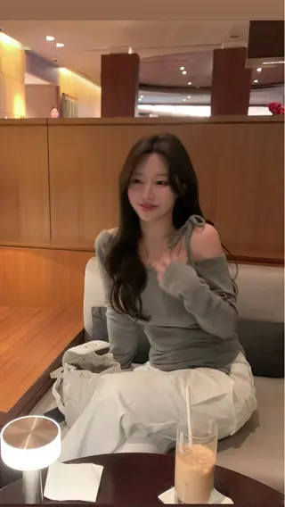 セミロング カラー 莉乃/縮毛矯正/髪質 改善/艶カラーのヘアスタイル