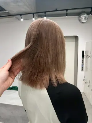 セミロング カラー ハイトーンカラー🐬 えりかのヘアスタイル
