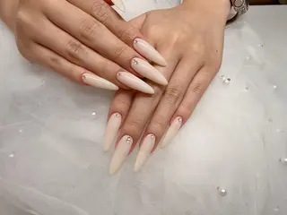 ネイル Fairyフェアリーネイルサロン所属・シズ セキのネイルデザイン