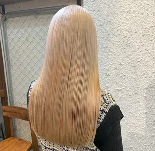 カラー ブリーチカラー×艶 🍨mihoのヘアスタイル