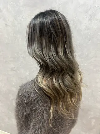 ロング StellA所属・MIZUKI/町田/ ハイトーンカラーのヘアスタイル