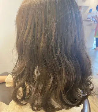 セミロング カラー ヘアアレンジ 立花 ふたば🌱のヘアスタイル