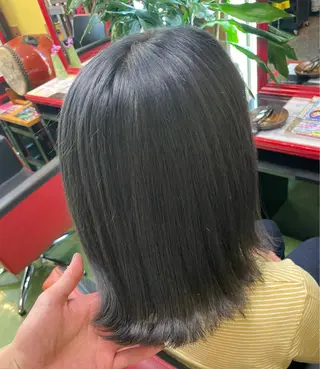 ミディアム カラー デザインカラー🏝️ 須賀汐音のヘアスタイル