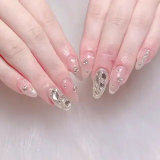 ネイル Mari 🎀六月移転のネイルデザイン