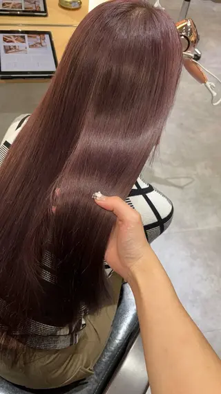 アイブロウ ユイ🎀透明感カラー 耳つぼジュエリーのヘアスタイル