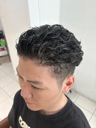 ショート パーマ メンズ CHELSEA神戸所属・MORISAKI YOUSUKEのヘアスタイル