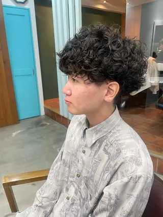 パーマ メンズ RIN／韓国ヘア レイヤーカットのヘアスタイル