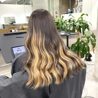 ロング カラー Welring hair salon所属・Runa/大人 かわいいハイトーンのヘアスタイル