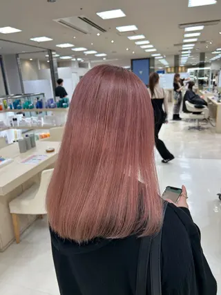 カラー kenje luscaのヘアスタイル