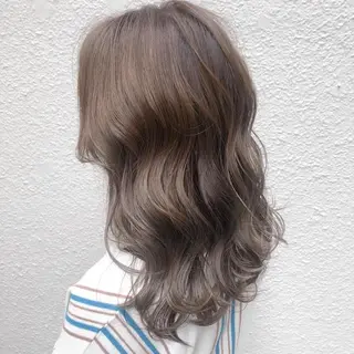 セミロング FERIA梅田🖤 透明感カラー🎀のヘアスタイル