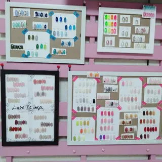 ネイル 爪工房ぱるっこ所属・川岡 香を里のネイルデザイン