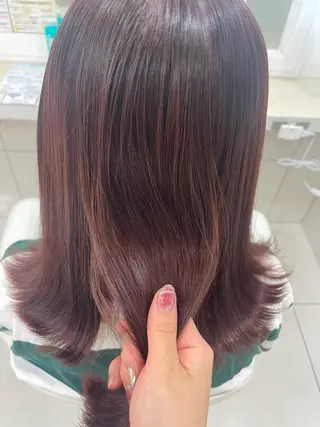 ミディアム 崎山 紗吏のヘアスタイル