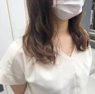 セミロング パーマ 細沼 葵のヘアスタイル