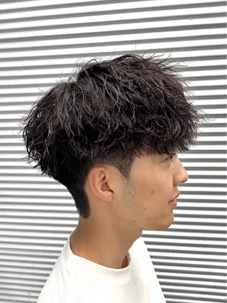 パーマ メンズ 波巻き/ツイスパ/ 短髪/鈴木俊也のヘアスタイル