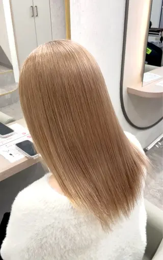セミロング ハイトーン/艶カラー sarina🩷のヘアスタイル