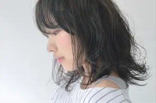 ミディアム 美髪の錬金術師 チダ ヨシヒロのヘアスタイル