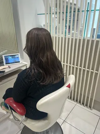 セミロング Earth市ヶ谷店所属・艶カラー特化美容師 ✂️✨️REIA✨️のヘアスタイル