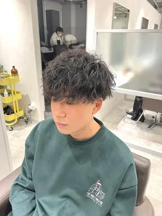 ショート カラー パーマ メンズ kiitos所属・関西センターパート メンズモデル募集のヘアスタイル