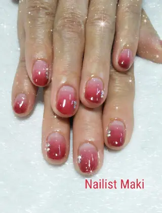 ネイル 小顔・毛穴・たるみ ネイル　似内真樹のエステ・リラクイメージ