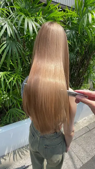 ロング soigné 表参道【ソワネ】所属・🖱️透明感カラー ×髪質改善Rikyuのヘアスタイル