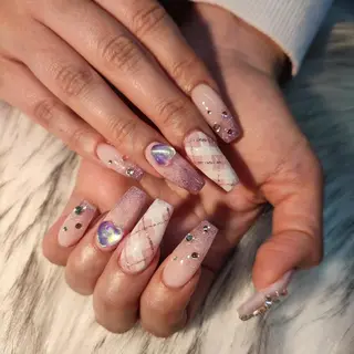 ネイル RUNWAY 　　の眉毛・アイブロウイメージ