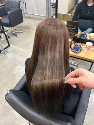 カラー siun.所属・春翔 艶/縮毛/ブリーチのヘアスタイル